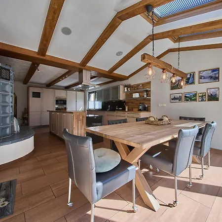 Enzian アパート ラウリス