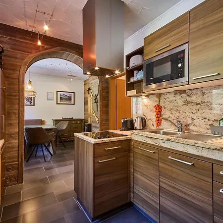 Enzian アパート ラウリス